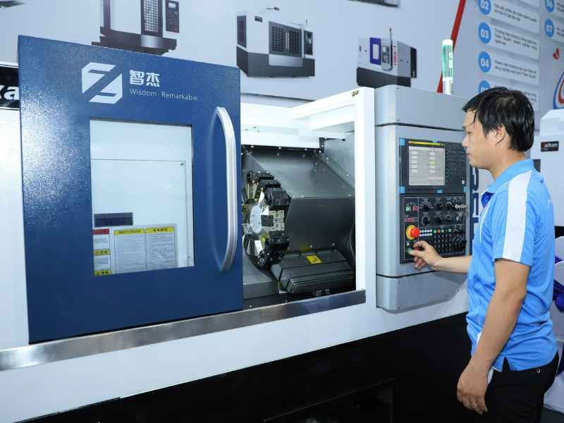 Hệ điều khiển máy CNC là gì?
