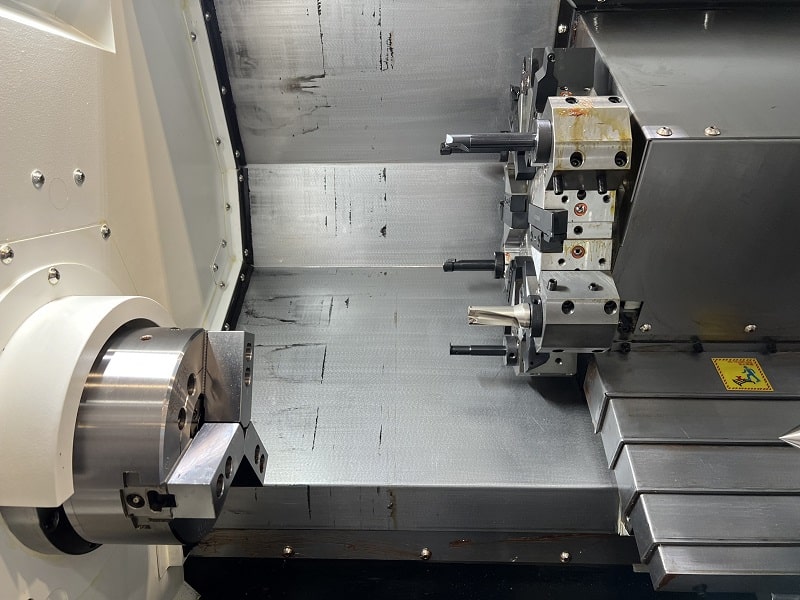 Máy tiện CNC băng ngang